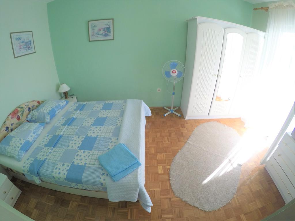 Blue City Apartment'S Repic 비오그라드나모루 외부 사진